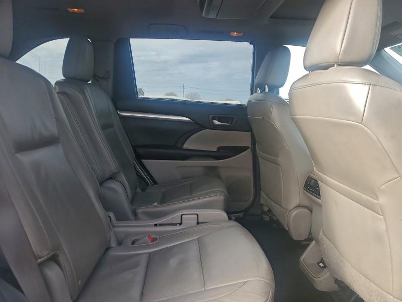 Photo 11 from auction – 2015 TOYOTA HIGHLANDER with VIN 5TDJKRFH0FS091535
