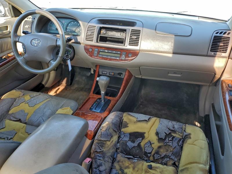 Photo 8 from auction – 2002 TOYOTA CAMRY with VIN JTDBF30K720044946