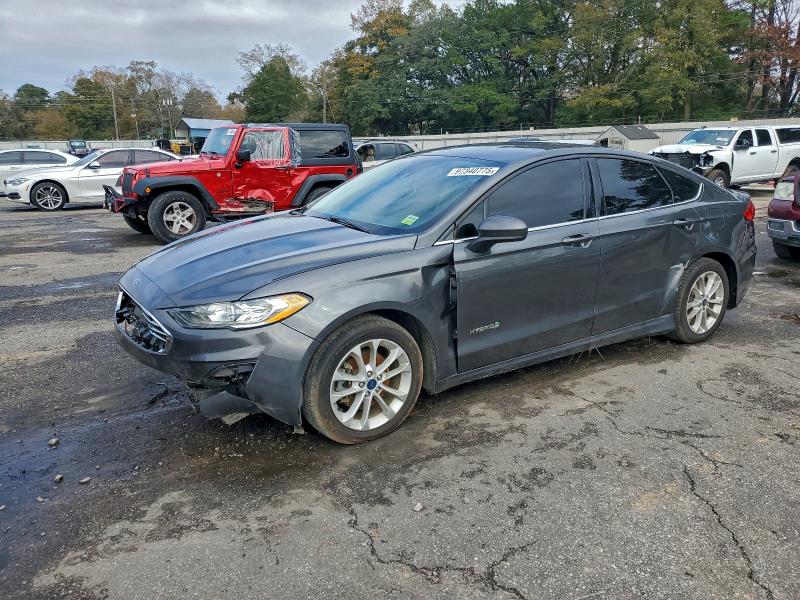 FORD FUSION SE 2019 with VIN 3FA6P0LU6KR119975 - Photo from auction