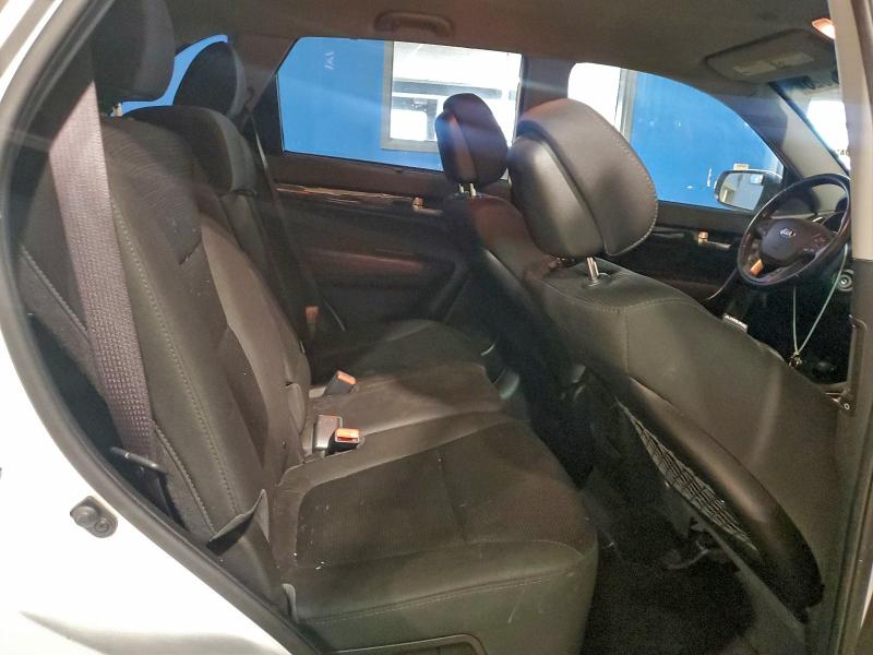 Photo 11 from auction – 2014 KIA SORENTO LX with VIN 5XYKT3A63EG478841