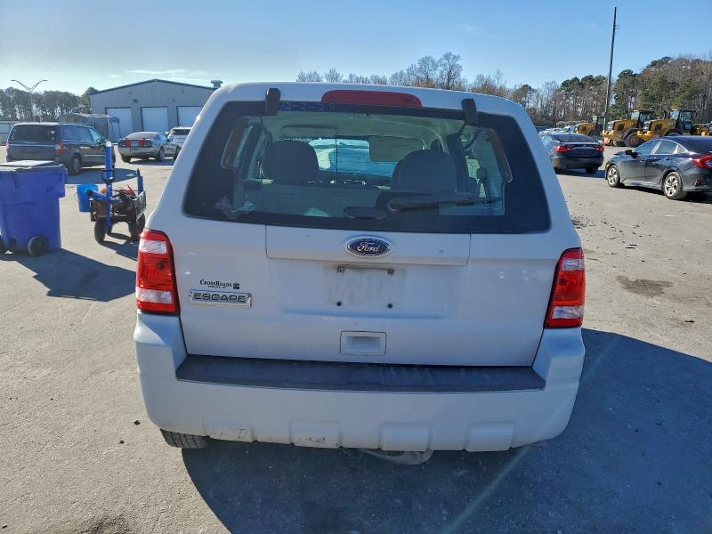 Фото 6 с аукциона – 2011 FORD ESCAPE XLS с VIN 1FMCU0C70BKC59858