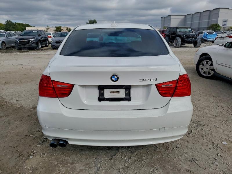 Photo 6 from auction – 2010 BMW 328 XI SUL with VIN WBAPK5C50AA650338