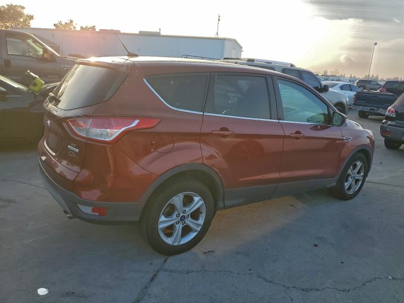 Photo 3 from auction – 2014 FORD ESCAPE SE with VIN 1FMCU0GX5EUB44322