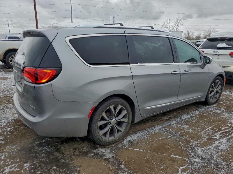 Photo 3 from auction – 2017 CHRYSLER PACIFICA L with VIN 2C4RC1GG3HR507094