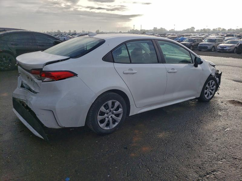 Photo 3 from auction – 2021 TOYOTA COROLLA LE with VIN 5YFEPMAE3MP219419
