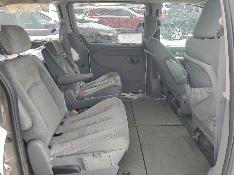Photo 11 from auction – 2005 CHRYSLER TOWN & COU with VIN 2C4GP44R95R321302