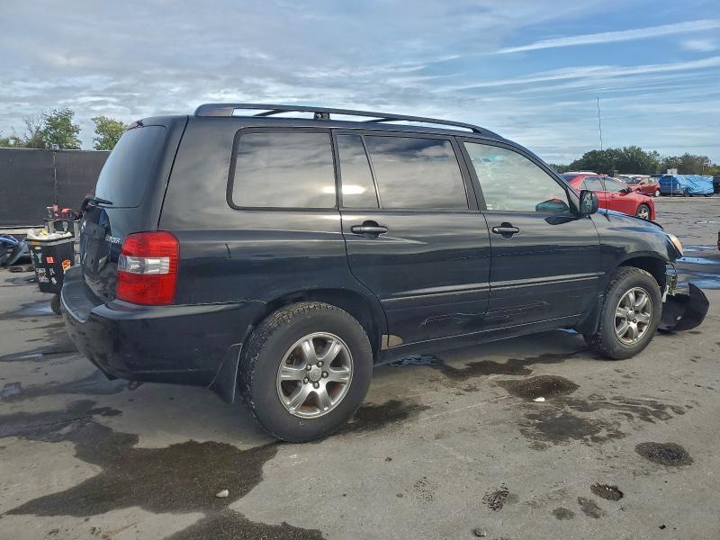 Photo 3 from auction – 2005 TOYOTA HIGHLANDER with VIN JTEGP21A050057301