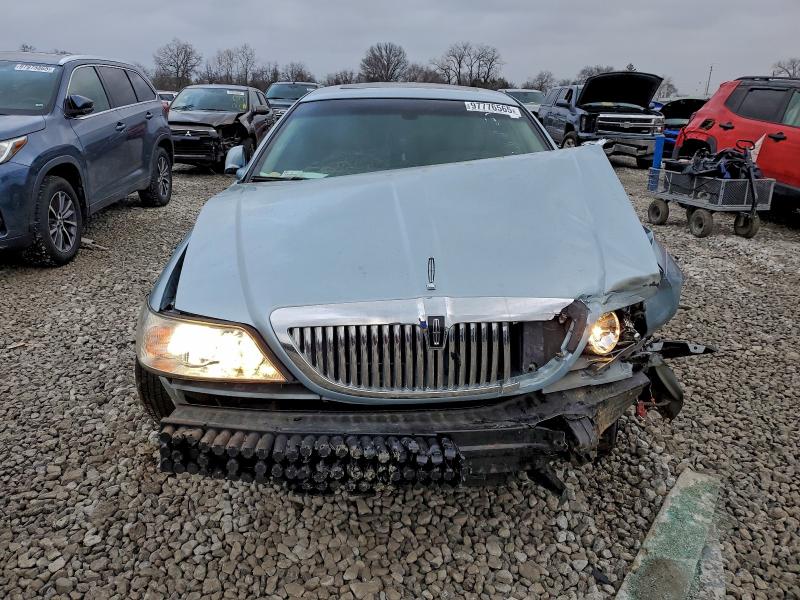 Photo 5 from auction – 2006 LINCOLN TOWN CAR D with VIN 1LNHM83V06Y640177