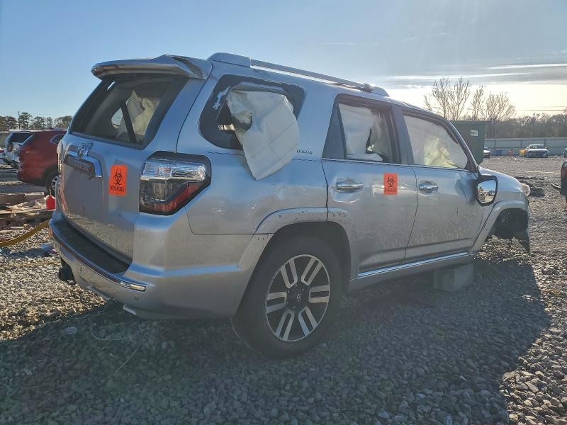 Photo 3 from auction – 2016 TOYOTA 4RUNNER SR with VIN JTEBU5JR2G5363612