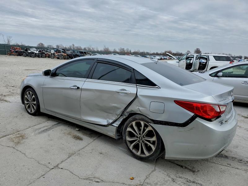 Photo 2 from auction – 2013 HYUNDAI SONATA with VIN 5NPEC4AB0DH695562