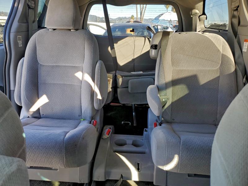 Photo 10 from auction – 2015 TOYOTA SIENNA LE with VIN 5TDKK3DC9FS584347