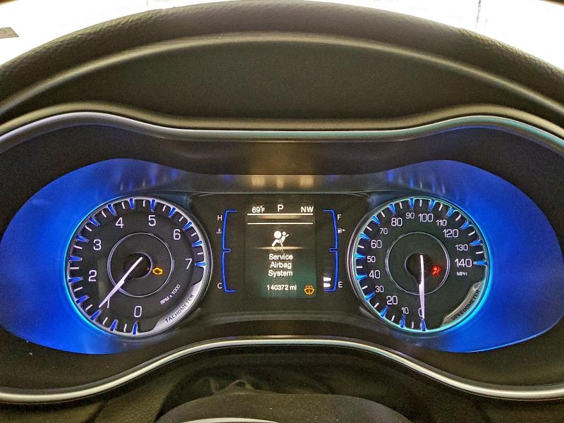 Photo 9 from auction – 2015 CHRYSLER 200 LIMITE with VIN 1C3CCCAB4FN532549