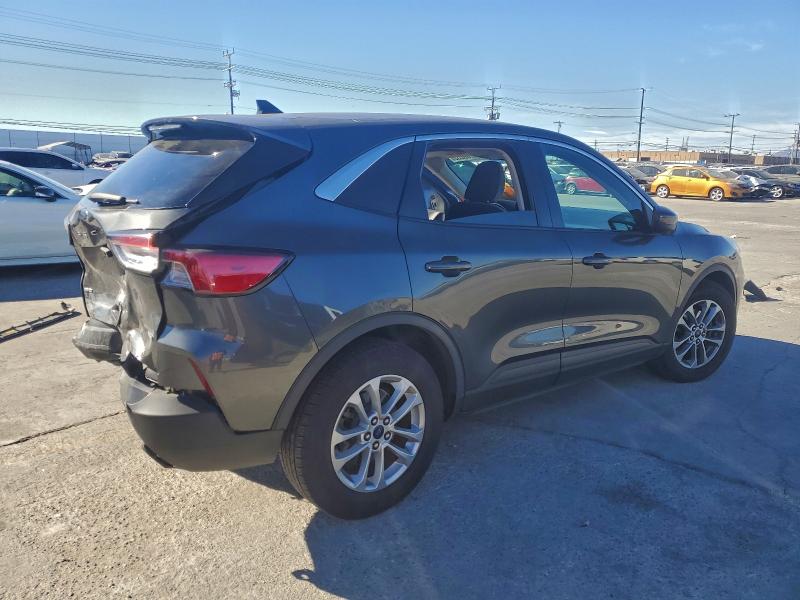 Photo 3 from auction – 2020 FORD ESCAPE SE with VIN 1FMCU0G67LUA11341