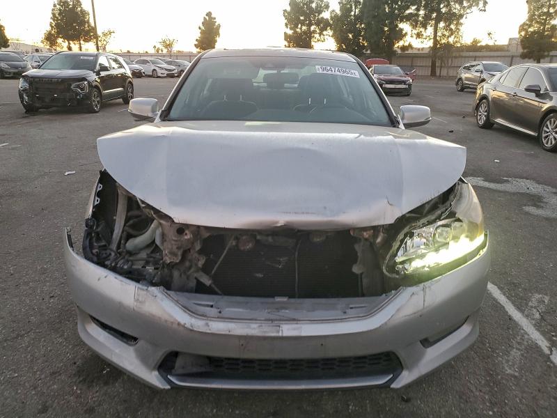 Photo 5 from auction – 2015 HONDA ACCORD TOU with VIN 1HGCR3F97FA024309