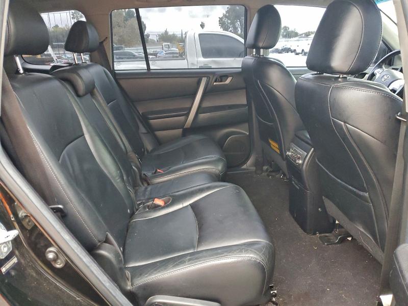 Photo 11 from auction – 2011 TOYOTA HIGHLANDER with VIN 5TDZK3EH2BS049640