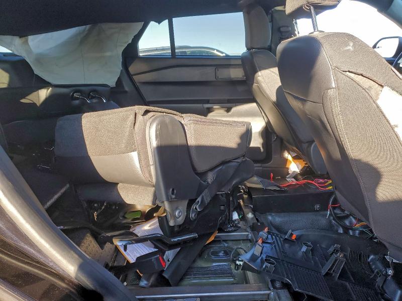 Photo 10 from auction – 2023 FORD EXPLORER P with VIN 1FM5K8ABXPGB76419