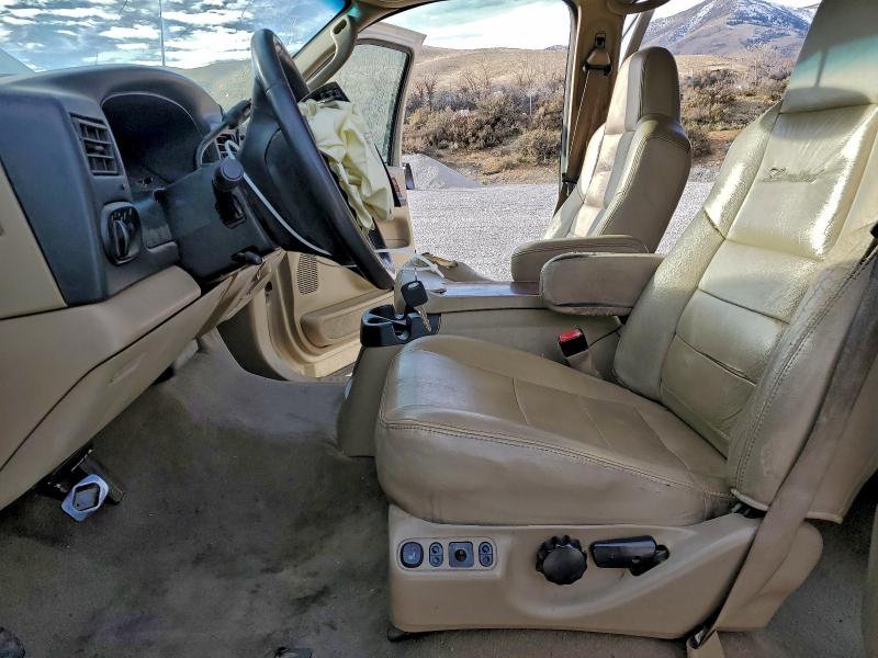 Photo 7 from auction – 2005 FORD EXCURSION with VIN 1FMNU43S65EC66305