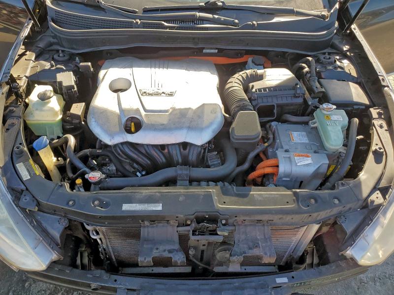 Photo 11 from auction – 2012 HYUNDAI SONATA HYB with VIN KMHEC4A42CA037664