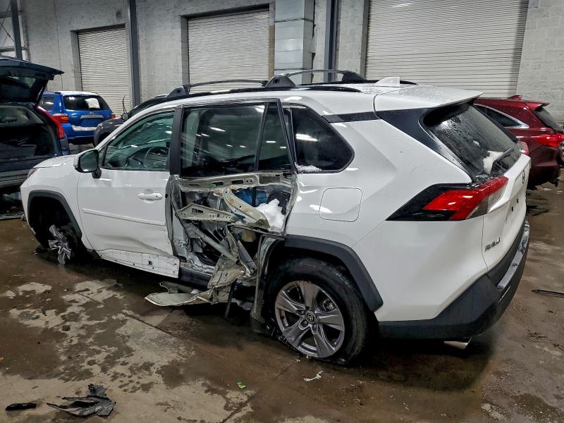 Photo 2 from auction – 2022 TOYOTA RAV4 XLE with VIN 2T3P1RFV4NW315468