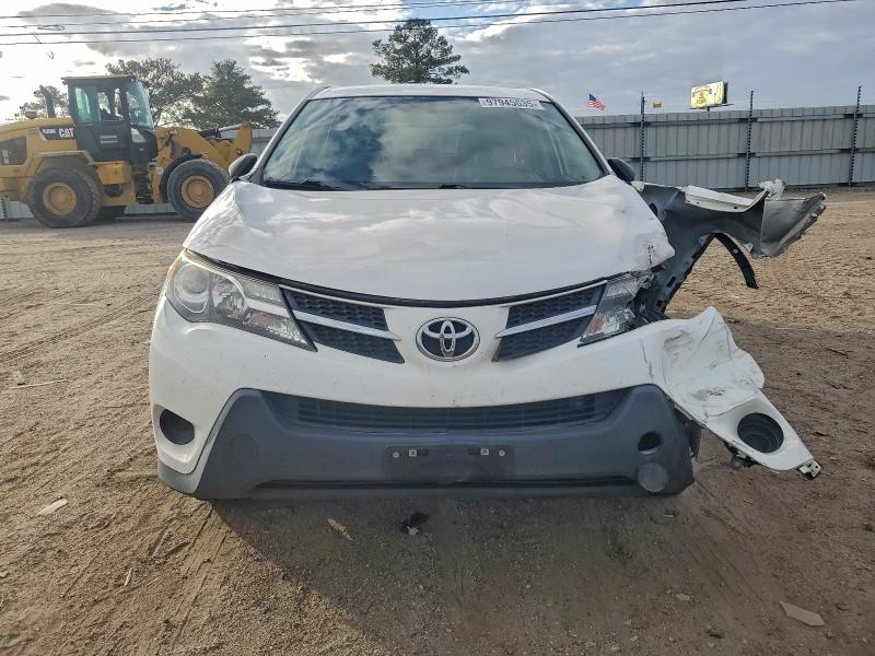 Photo 5 from auction – 2015 TOYOTA RAV4 LE with VIN JTMZFREV5FD057648
