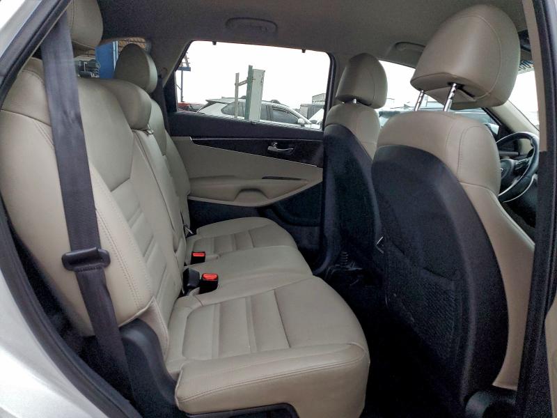 Photo 11 from auction – 2017 KIA SORENTO EX with VIN 5XYPH4A56HG203165