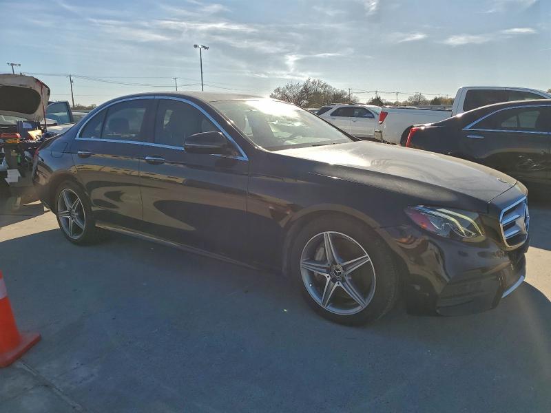 Photo 4 from auction – 2017 MERCEDES-BENZ E 300 with VIN WDDZF4JBXHA241248