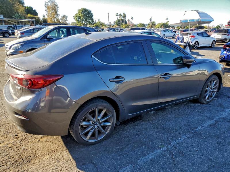 Photo 3 from auction – 2018 MAZDA 3 TOURING with VIN 3MZBN1V3XJM256774