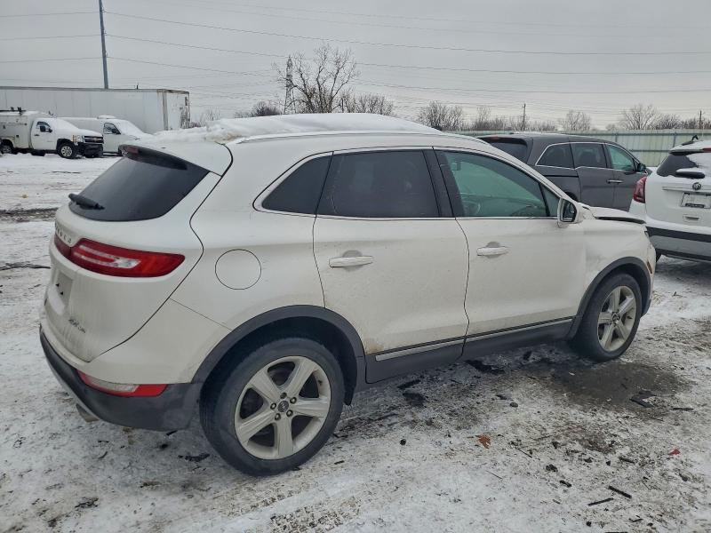 Photo 3 from auction – 2018 LINCOLN MKC PREMIE with VIN 5LMCJ1D98JUL20582