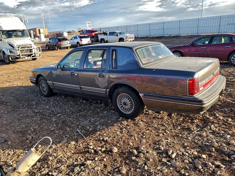 Photo 2 from auction – 1992 LINCOLN TOWN CAR E with VIN 1LNLM81W6NY687587