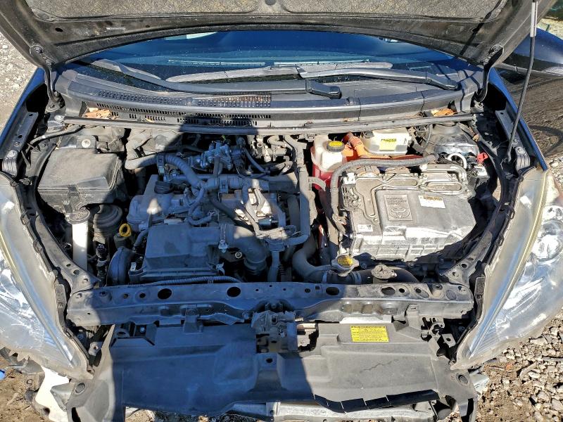 Photo 11 from auction – 2014 TOYOTA PRIUS C with VIN JTDKDTB3XE1077255