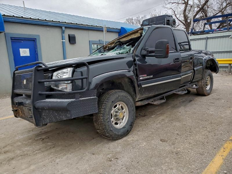 CHEVROLET SILVERADO 2004 with VIN 1GCHK23174F142703 - Photo from auction