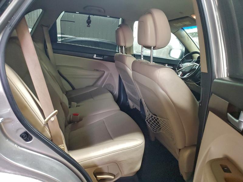 Photo 10 from auction – 2014 KIA SORENTO LX with VIN 5XYKT4A68EG514643