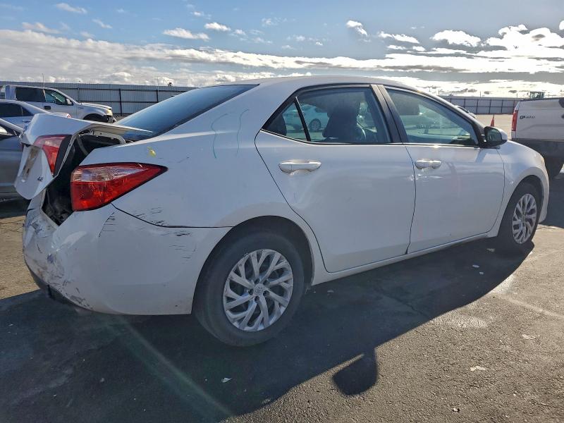 Photo 3 from auction – 2018 TOYOTA COROLLA L with VIN 5YFBURHE9JP830498