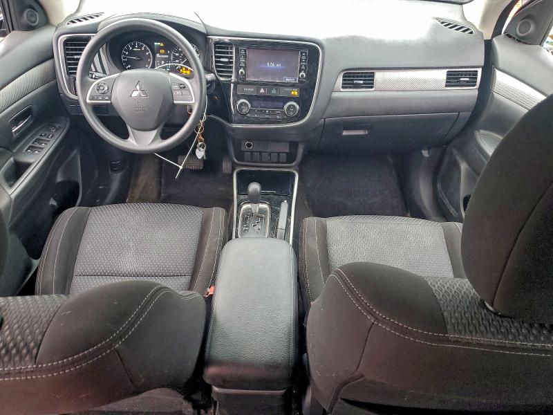 Photo 8 from auction – 2018 MITSUBISHI OUTLANDER with VIN JA4AZ3A37JJ002256
