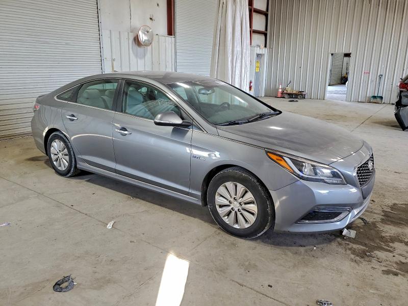 Photo 4 from auction – 2017 HYUNDAI SONATA HYB with VIN KMHE24L34HA065352