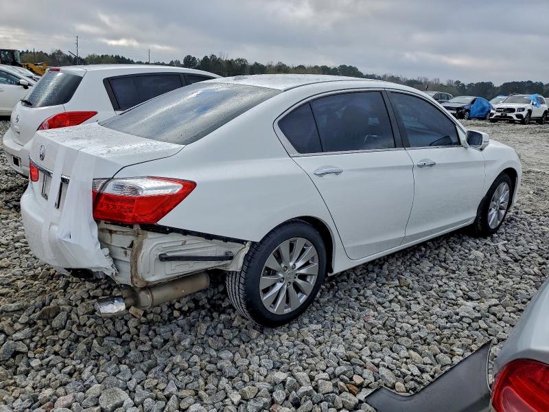 Photo 3 from auction – 2015 HONDA ACCORD with VIN 1HGCR2F87FA273243