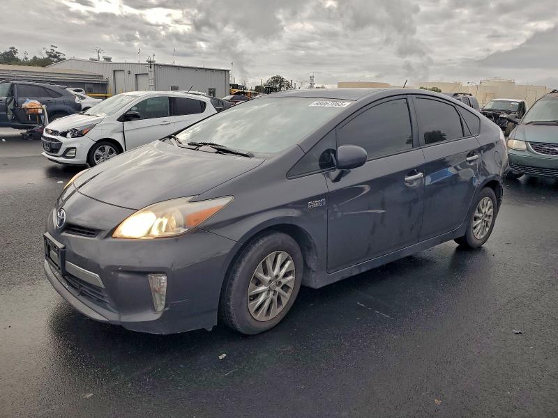 TOYOTA PRIUS PLUG 2014 with VIN JTDKN3DP3E3053073 - Photo from auction