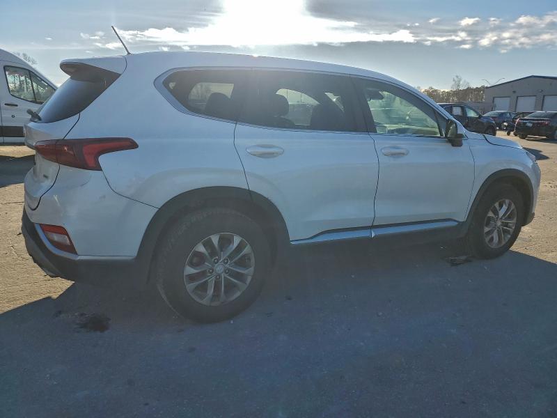 Photo 3 from auction – 2019 HYUNDAI SANTA FE S with VIN 5NMS2CAD3KH018047