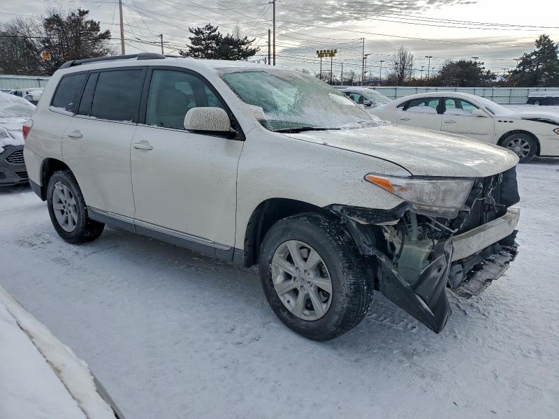 Photo 4 from auction – 2013 TOYOTA HIGHLANDER with VIN 5TDBK3EH1DS193815