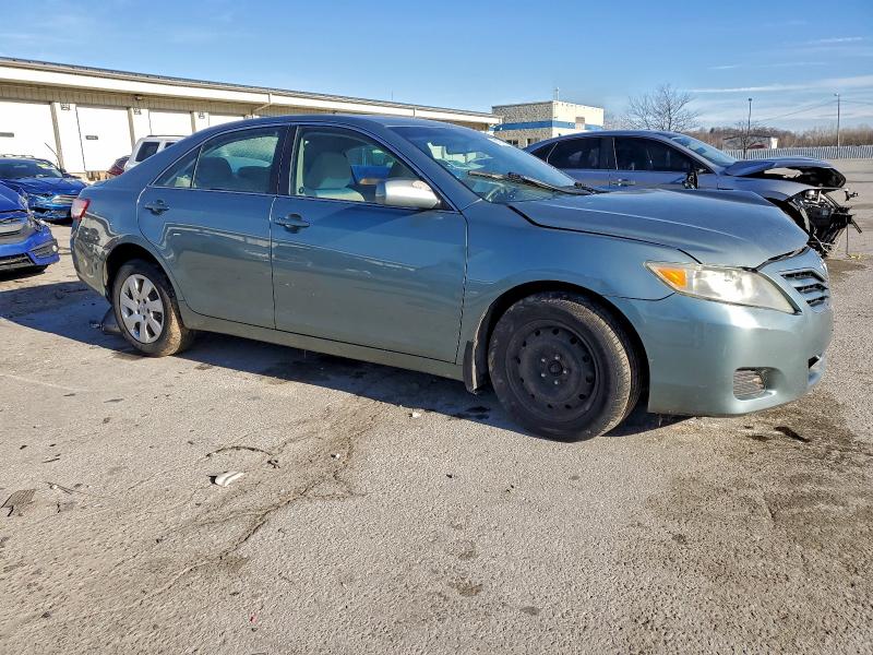 Zdjęcie 4 z aukcji – 2011 TOYOTA CAMRY z VIN 4T1BF3EK8BU762101