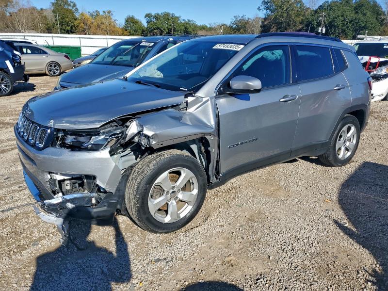 JEEP COMPASS LA 2019 with VIN 3C4NJCBB8KT856283 - Photo from auction