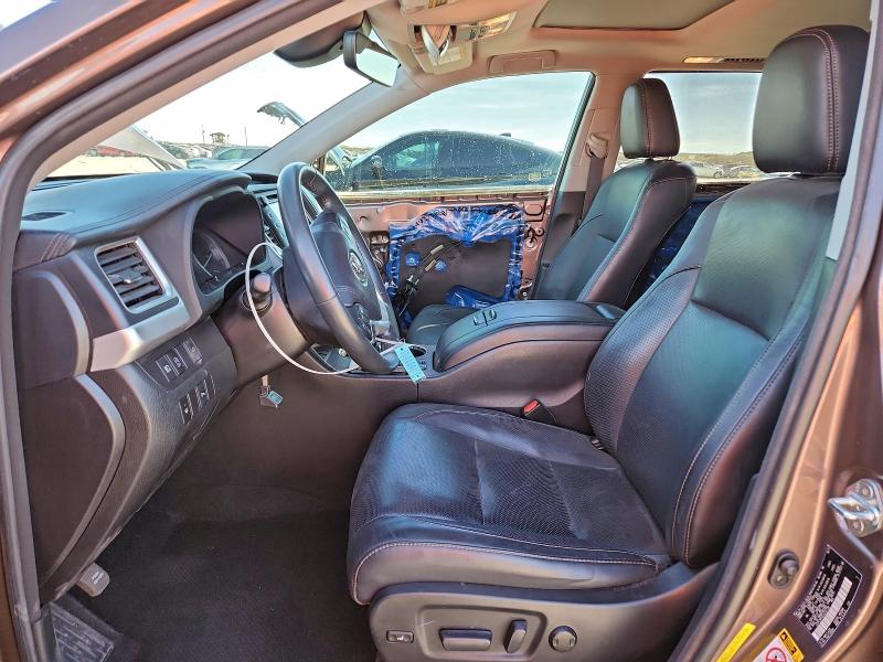 Photo 7 from auction – 2018 TOYOTA HIGHLANDER with VIN 5TDYZRFH3JS237736