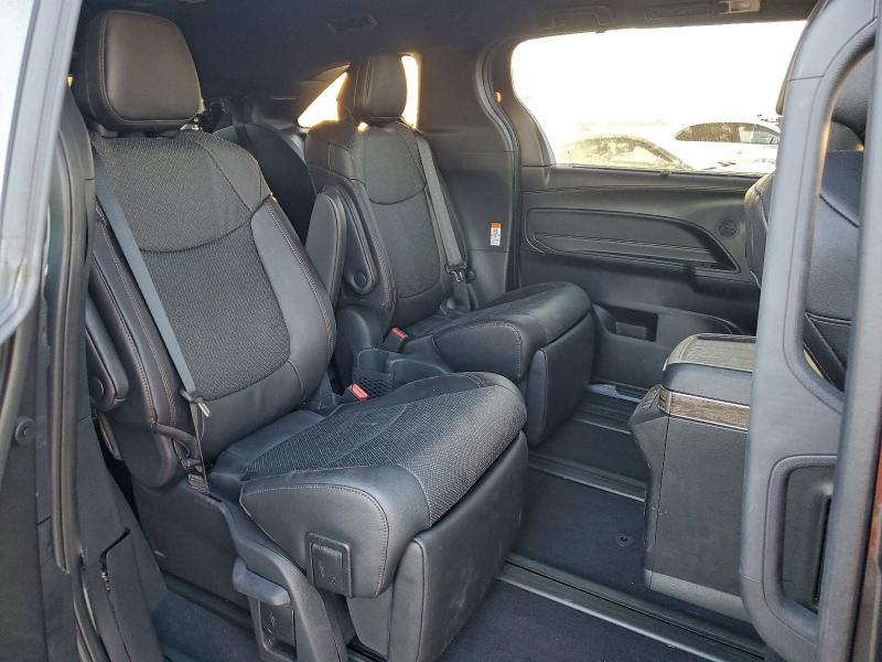Photo 11 from auction – 2025 TOYOTA SIENNA LIM with VIN 5TDERKEC2SS263214