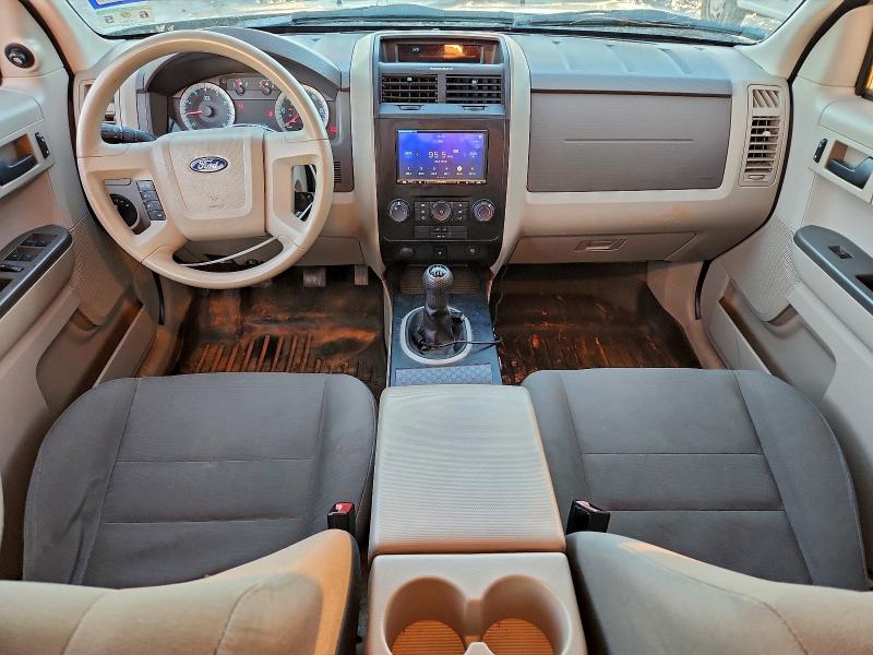 Photo 8 from auction – 2010 FORD ESCAPE XLS with VIN 1FMCU0C76AKA42510