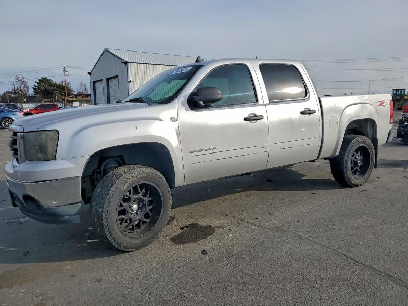 GMC SIERRA K15 2010 with VIN 3GTRKVE30AG109282 - Photo from auction