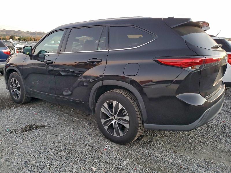 Photo 2 from auction – 2021 TOYOTA HIGHLANDER with VIN 5TDHZRAH0MS039109