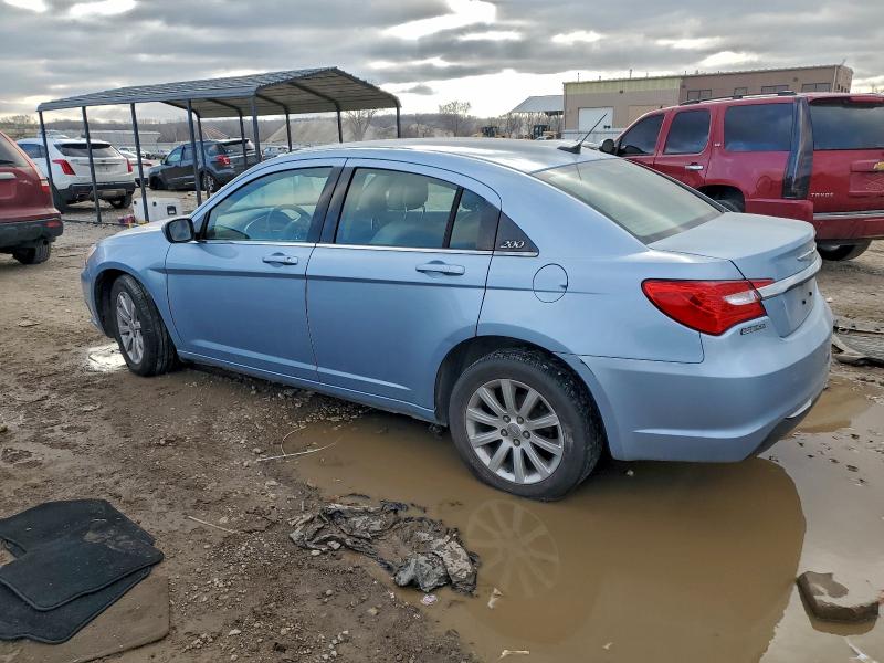 Photo 2 from auction – 2014 CHRYSLER 200 with VIN 1C3CCBBB7EN191302
