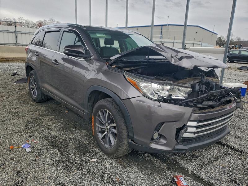 صورة رقم 4 من المزاد - 2017 TOYOTA HIGHLANDER مع VIN 5TDKZRFH8HS225971