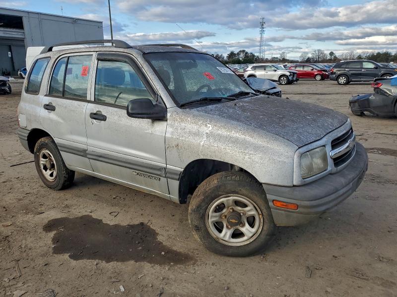 Photo 4 from auction – 2000 CHEVROLET TRACKER with VIN 2CNBJ13C7Y6907750