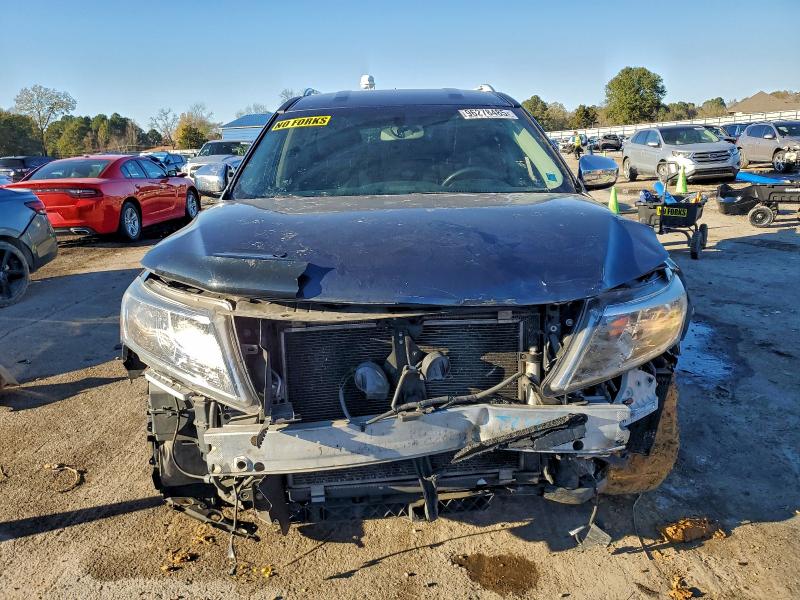 Photo 5 from auction – 2016 NISSAN PATHFINDER with VIN 5N1AR2MNXGC617826